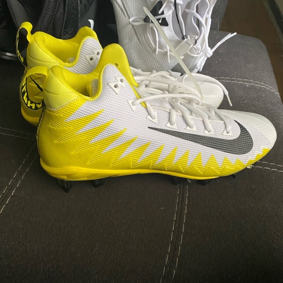 Nike Alpha Menace Pro Football 🏈 - Picture 1 of 4